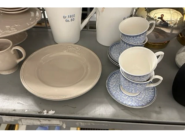 Servies - afbeelding 4 van  6