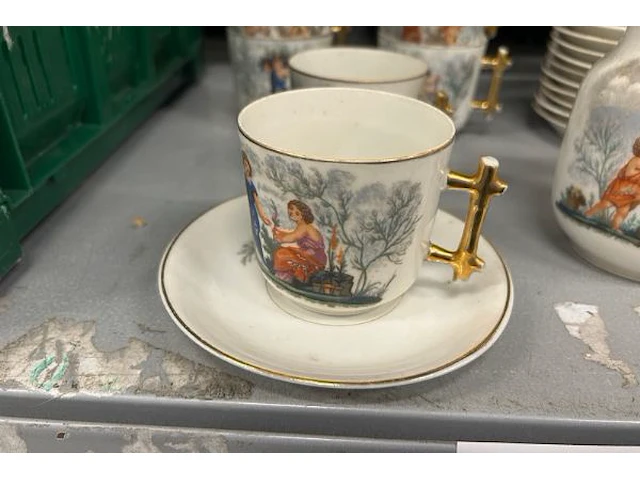 Servies - afbeelding 2 van  6