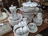 Servies - afbeelding 1 van  2