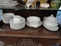 Servies - afbeelding 1 van  4