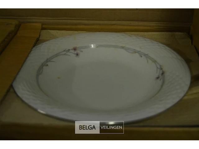 Servies - afbeelding 2 van  2
