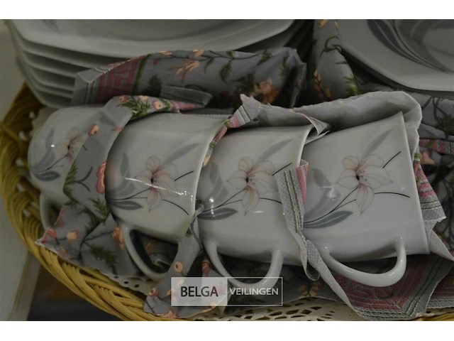 Servies - afbeelding 2 van  4