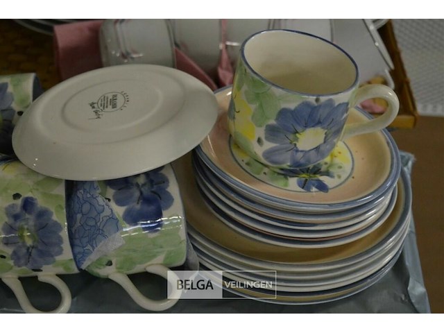 Servies - afbeelding 2 van  3