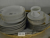 Servies - afbeelding 2 van  4