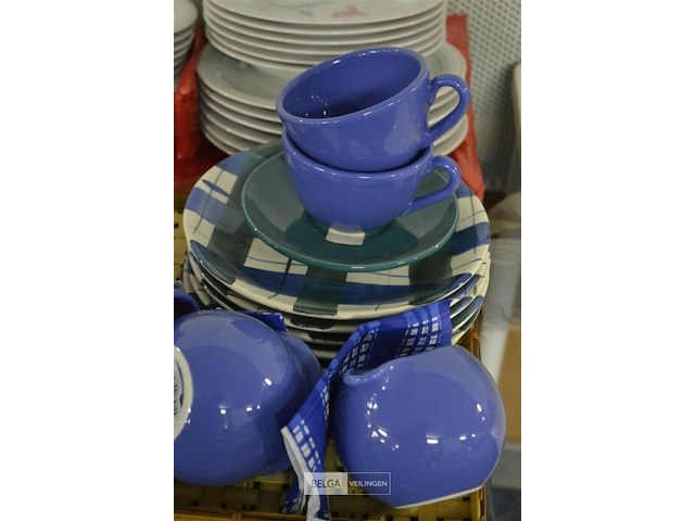 Servies - afbeelding 3 van  3