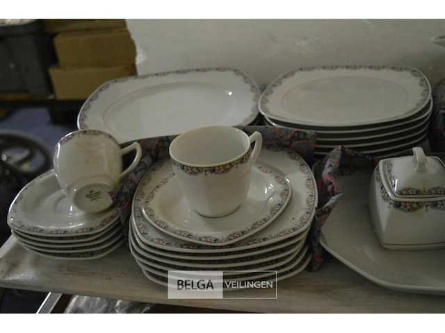 Servies - afbeelding 3 van  6