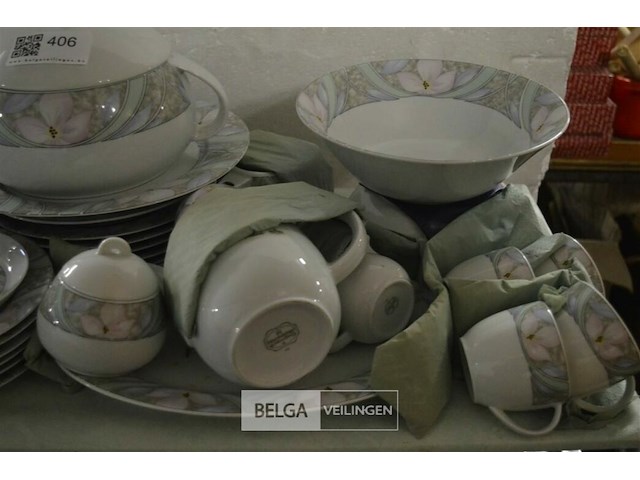 Servies - afbeelding 2 van  6