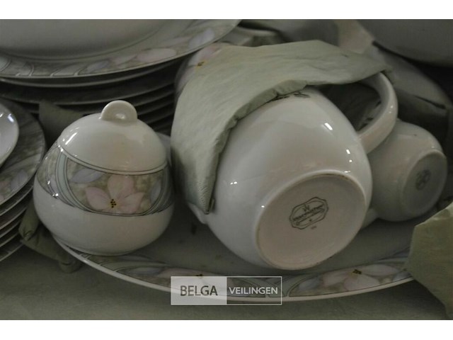 Servies - afbeelding 3 van  6