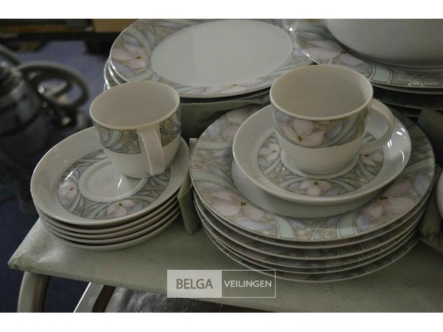 Servies - afbeelding 4 van  6