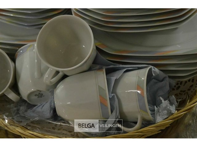 Servies - afbeelding 3 van  3