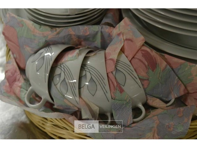 Servies - afbeelding 2 van  4