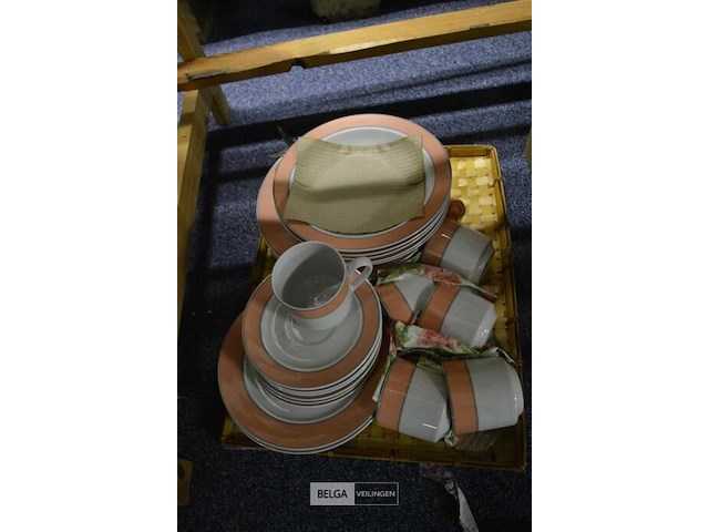 Servies - afbeelding 1 van  4