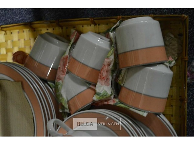 Servies - afbeelding 3 van  4