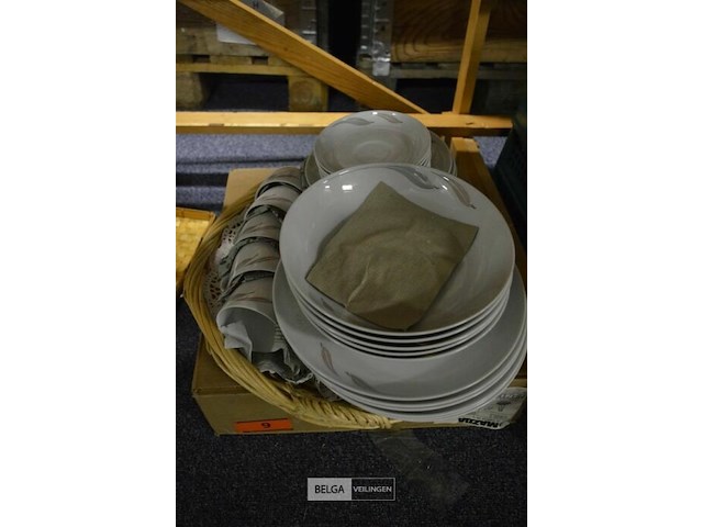 Servies - afbeelding 1 van  3