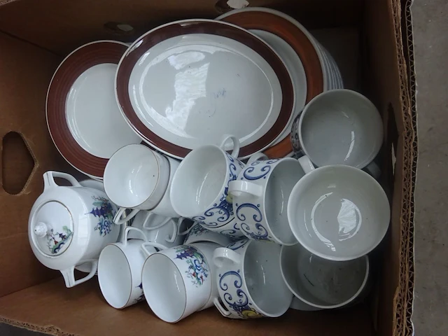 Servies - afbeelding 1 van  2