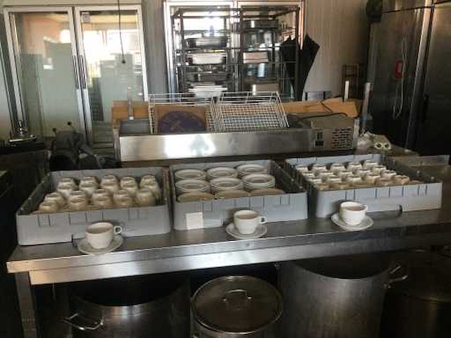 Servies - afbeelding 2 van  7