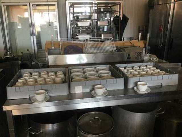 Servies - afbeelding 3 van  7