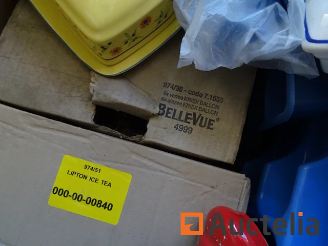 Serviesset: borden, hakmolen, botervloot, carlsberg en bellevue glazen, tupperware, bestek - afbeelding 9 van  11