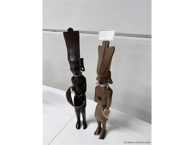 Set afrikaanse beelden man - vrouw - hout - afbeelding 3 van  3