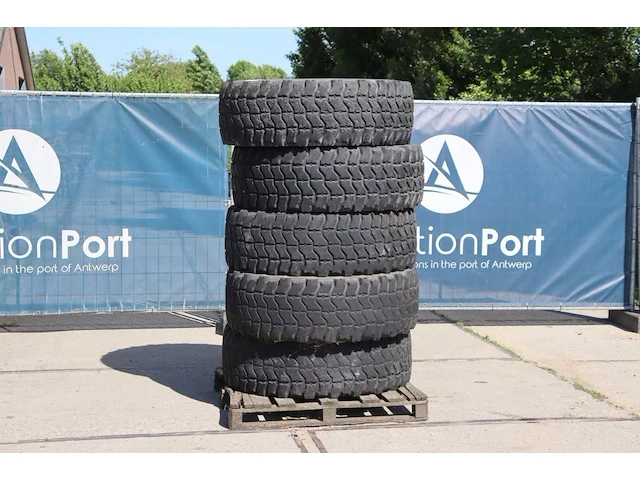 Set banden goodyear 395/85r20 - afbeelding 1 van  1