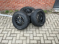 Set banden met velg autoband - afbeelding 1 van  5