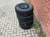 Set banden met velg autoband - afbeelding 2 van  5