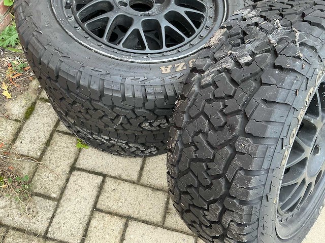 Set banden met velg autoband - afbeelding 3 van  5