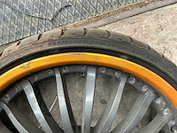 Set banden met velg autoband - afbeelding 4 van  5