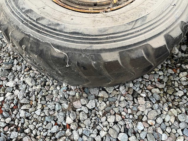 Set banden met velg - afbeelding 4 van  9