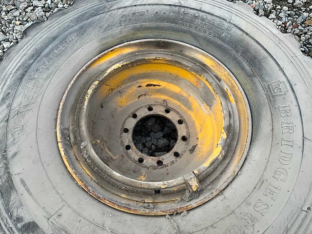 Set banden met velg - afbeelding 6 van  9