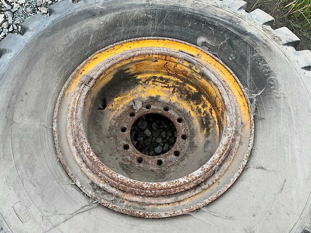 Set banden met velg - afbeelding 7 van  9