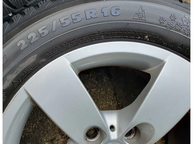 Set bmw-velgen, inclusief winterbanden - afbeelding 2 van  13