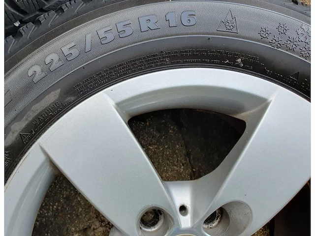 Set bmw-velgen, inclusief winterbanden - afbeelding 2 van  13