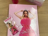 Set camille - mok - a4 map - drinkfles - sleutelhanger - afbeelding 1 van  3