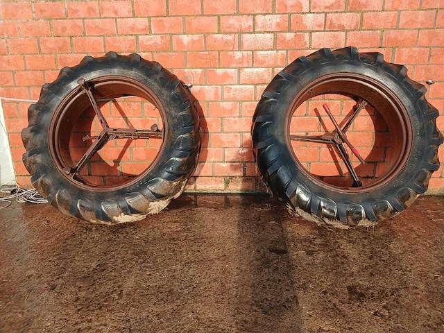 Set dubbele luchtbanden vredestein 13.6 r36 - afbeelding 1 van  7