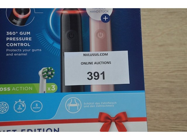 Set elektrische tandenborstels braun oral b pro 3 3900n gift edition black and pink met extra opzetborstel (b435) - afbeelding 2 van  5