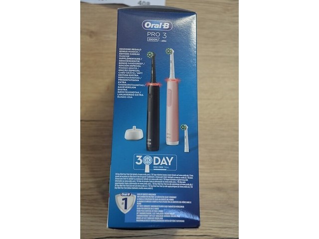 Set elektrische tandenborstels braun oral b pro 3 3900n gift edition black and pink met extra opzetborstel (b435) - afbeelding 4 van  5