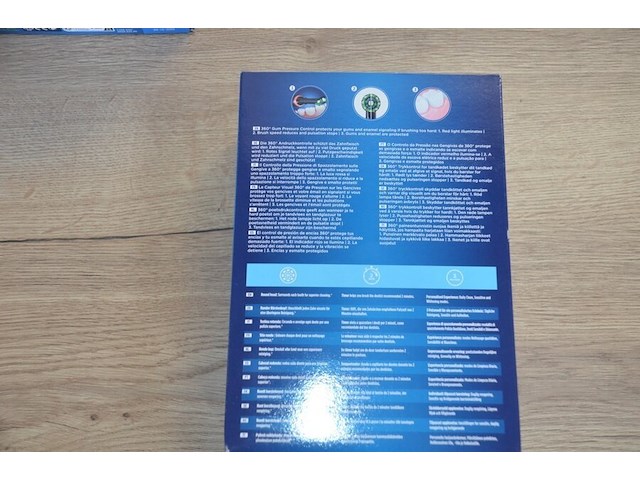 Set elektrische tandenborstels braun oral b pro 3 3900n gift edition black and pink met extra opzetborstel (b435) - afbeelding 5 van  5