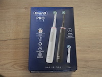 Set elektrische tandenborstels braun oral b pro series 3 duo edition white and black met extra opzetborstel (b435) - afbeelding 1 van  4