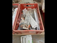 Set schroeven spijkers, ventilatieroosters, hoekafwerking van keukenplint van de bodem - afbeelding 4 van  5