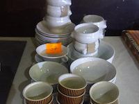 Set soepkommen, dessertborden, dessertkommetjes en grote kom - afbeelding 1 van  2