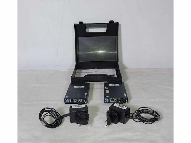 Set startech gigabit ethernet to multi mode lc/sc fiber media converter - max550mtr - afbeelding 1 van  9