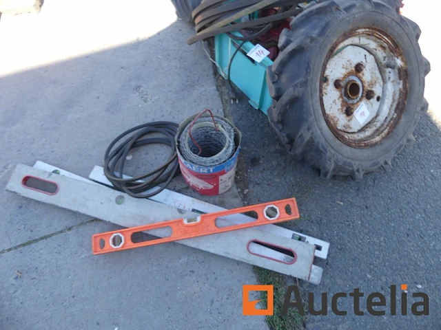 Set tuingereedschap en verschillend - afbeelding 5 van  11