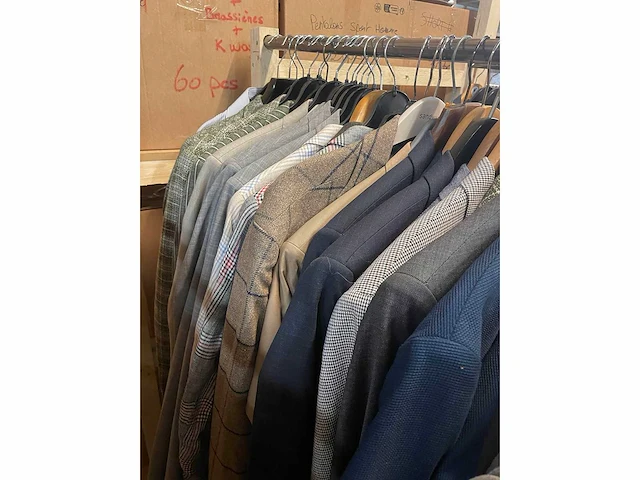Set van 110 heren geklede broeken en jassen van diverse merken nieuwe items - diverse maten - afbeelding 5 van  6