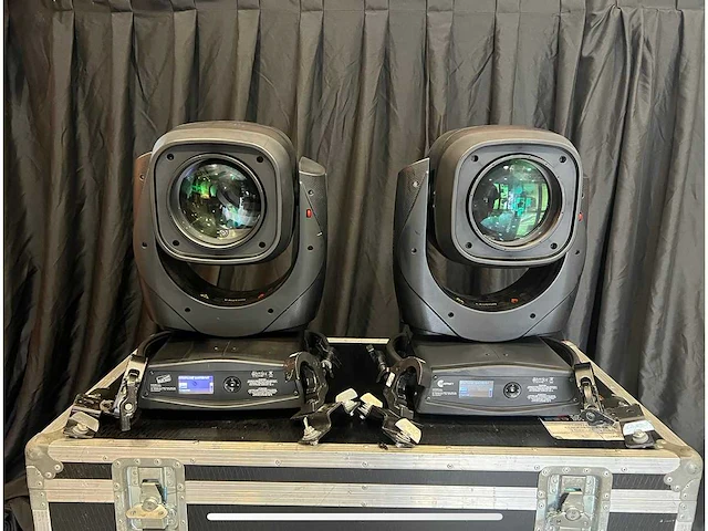 Set van 2 clay paky mythos 2 in flightcase - afbeelding 1 van  6