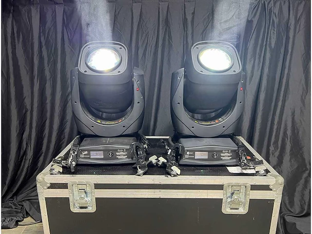 Set van 2 clay paky mythos 2 in flightcase - afbeelding 5 van  6