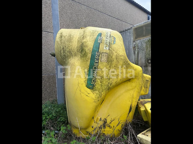 Set van 2 john deere 832 spuittanks (niet gebarsten) - afbeelding 2 van  5