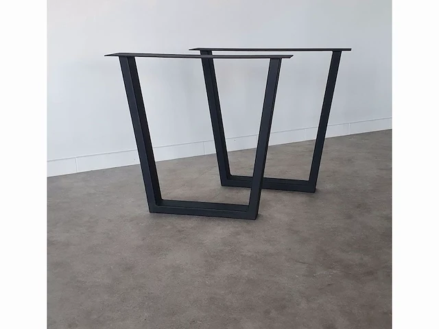 Set van 2 metalen design tafelpoten, trapeziumvorm neg - afbeelding 1 van  2
