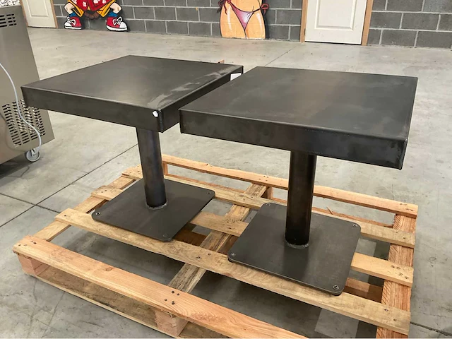 Set van 2 vierkante stalen salontafels – industriële stijl - afbeelding 1 van  4