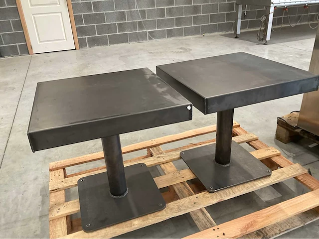 Set van 2 vierkante stalen salontafels – industriële stijl - afbeelding 2 van  4